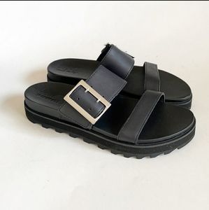 Sorel roaming Sandals new in box